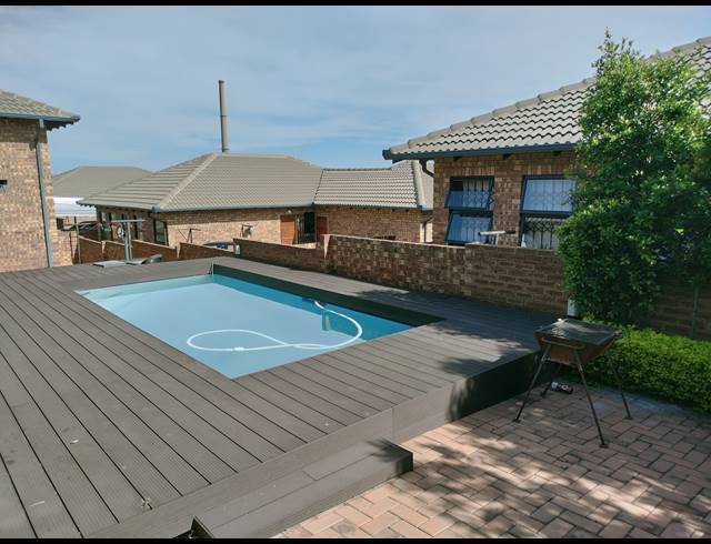 3 BEDROOM FREEHOLD FOR SALE IN DIE HEUWEL